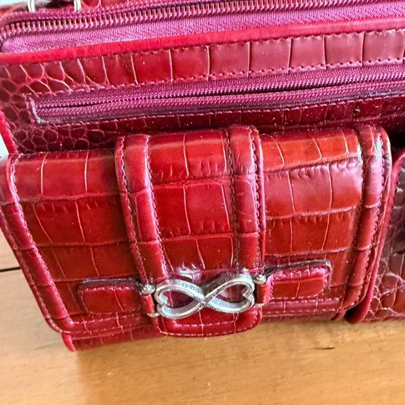 Brighton vintage Red Croc Embossed Leather Heart Purse Adjustable Crossbody - Picture 2 of 13